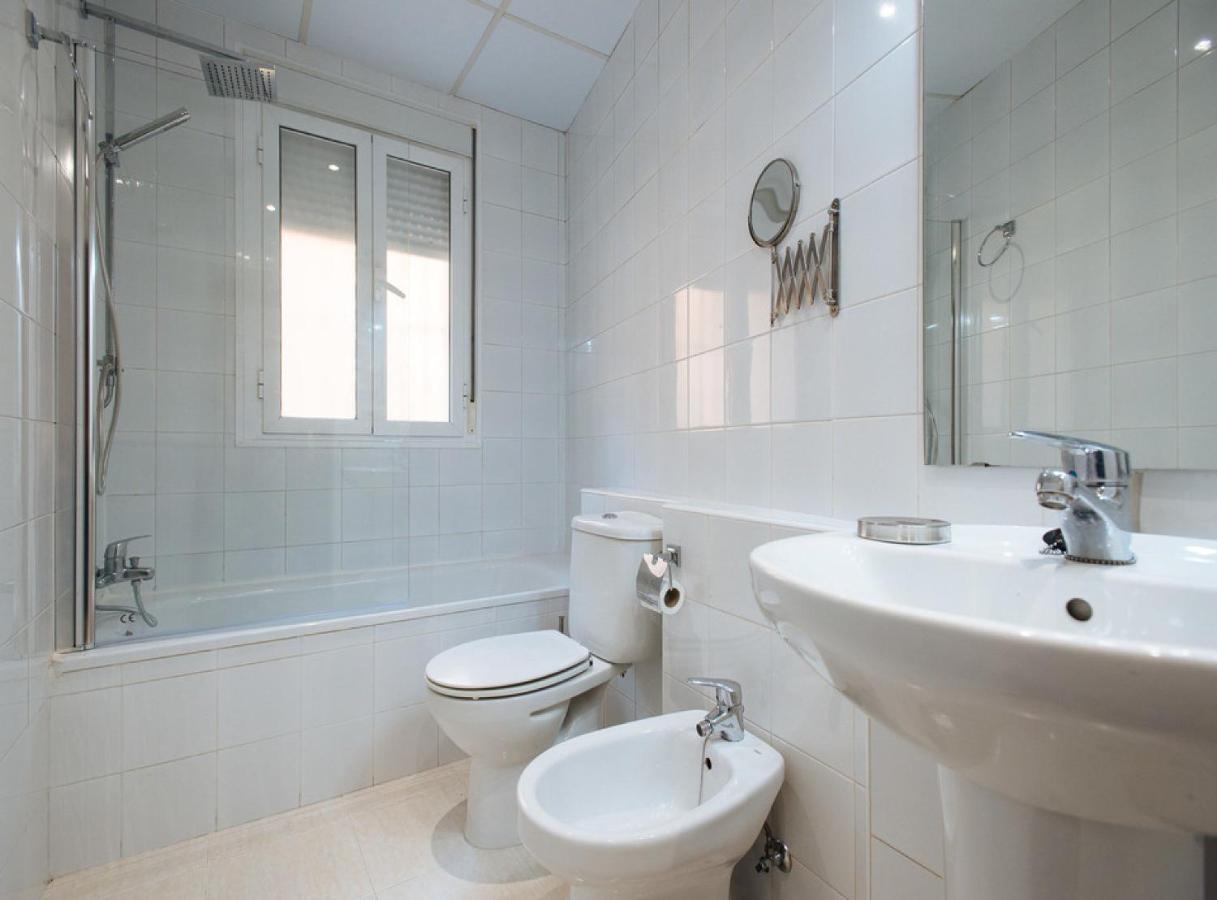 Sol Suite Apartment With Garden Séville Extérieur photo
