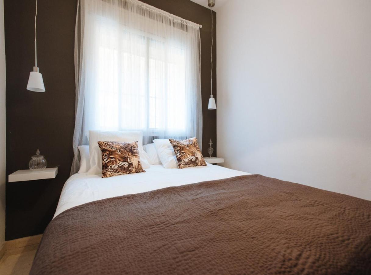 Sol Suite Apartment With Garden Séville Extérieur photo
