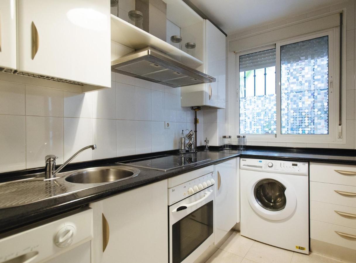 Sol Suite Apartment With Garden Séville Extérieur photo